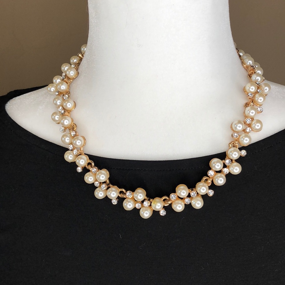 Dress necklace